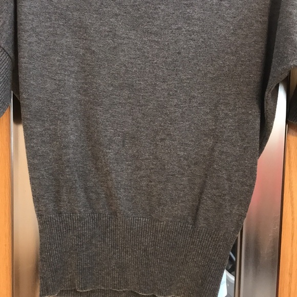 Beautiful grey Maurice’s sweater size Medium.  Short sleeves with lace shoulder - Picture 3 of 9